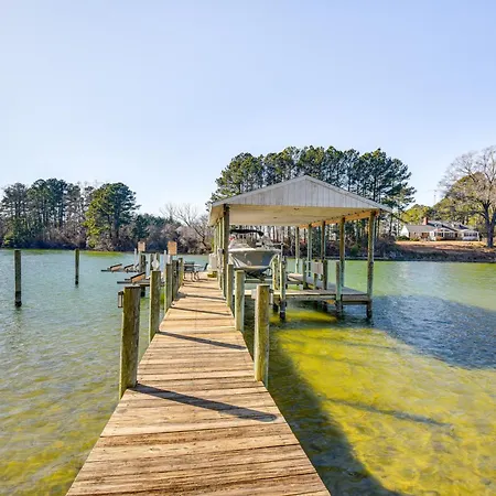 Dine Al Fresco Reedville Home With Dock